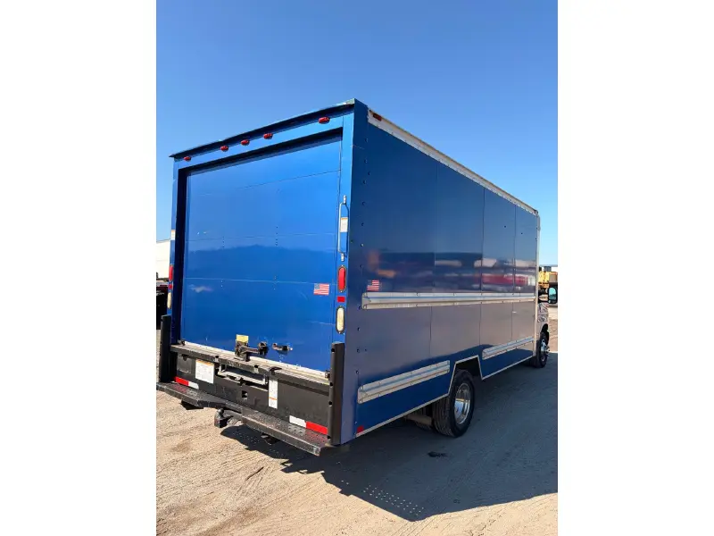2012 FORD E350 