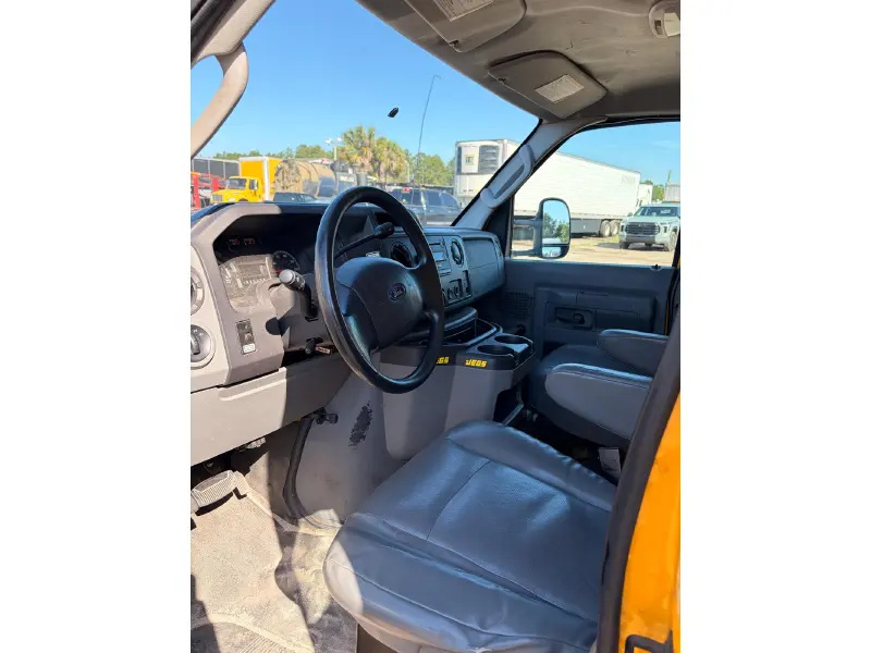 2012 FORD E350 