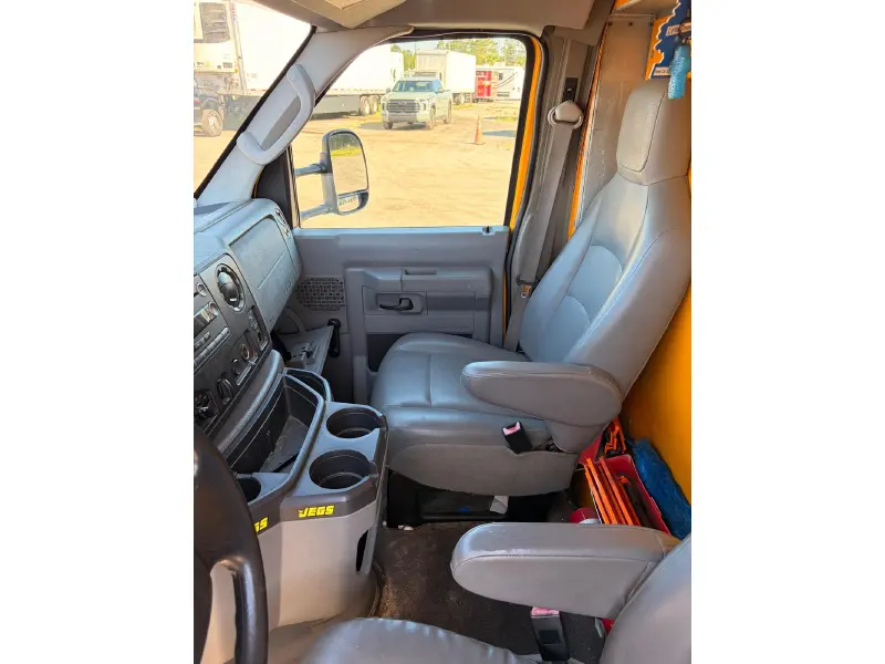 2012 FORD E350 
