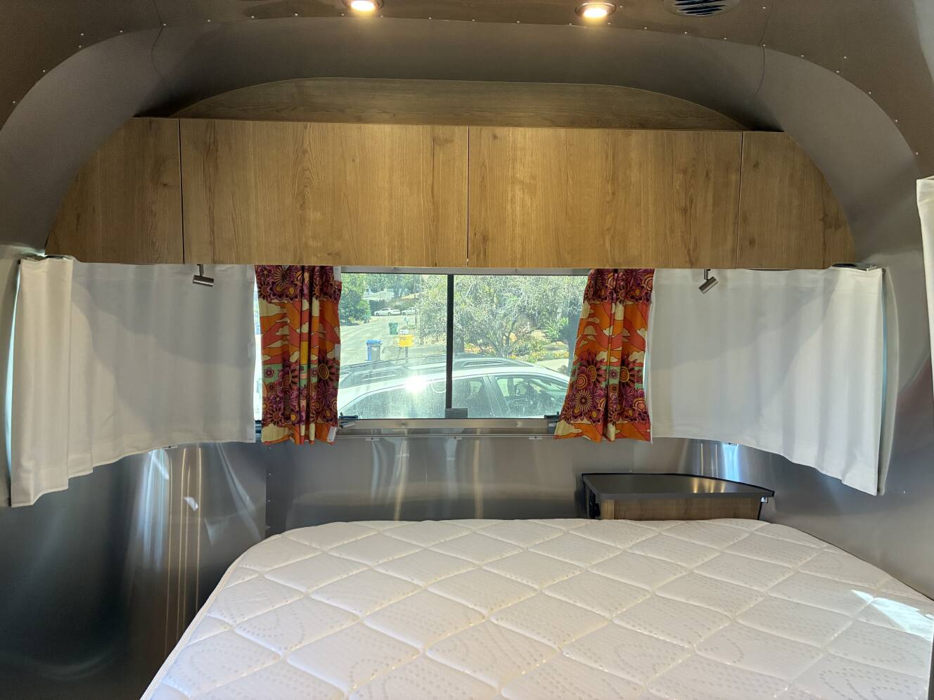 A photo of this 2025 Airstream TRADE WIND 25FBQH