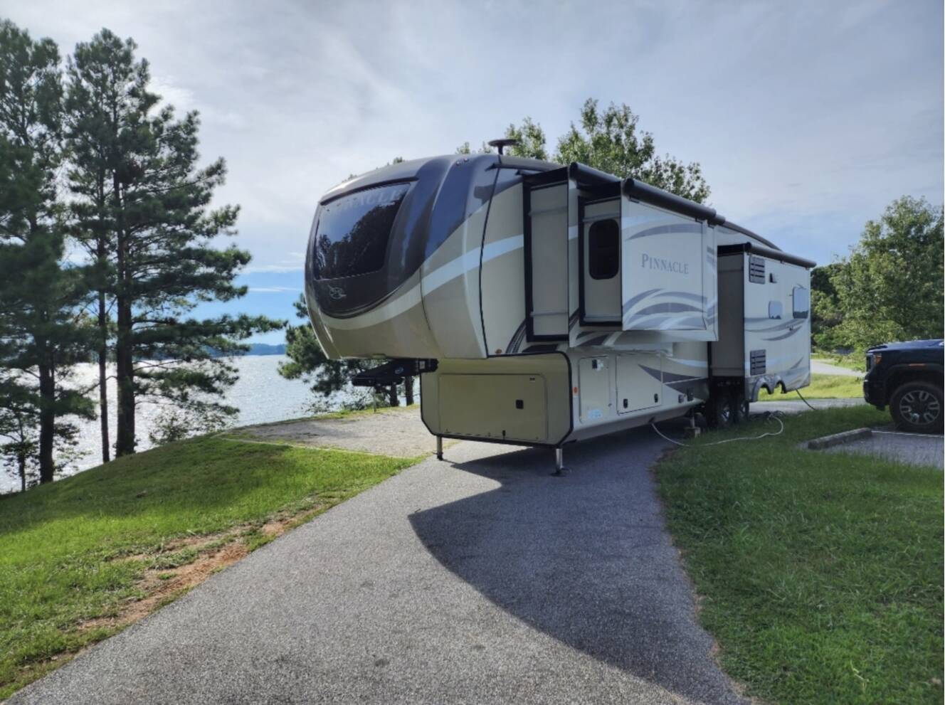 A photo of this 2019 Jayco PINNACLE 36SSWS