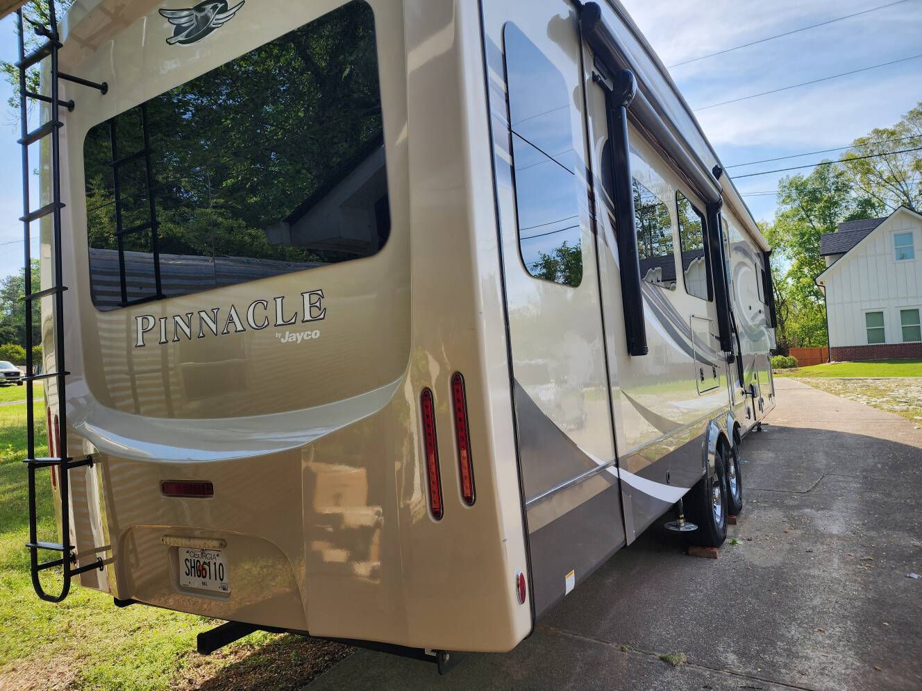 A photo of this 2019 Jayco PINNACLE 36SSWS