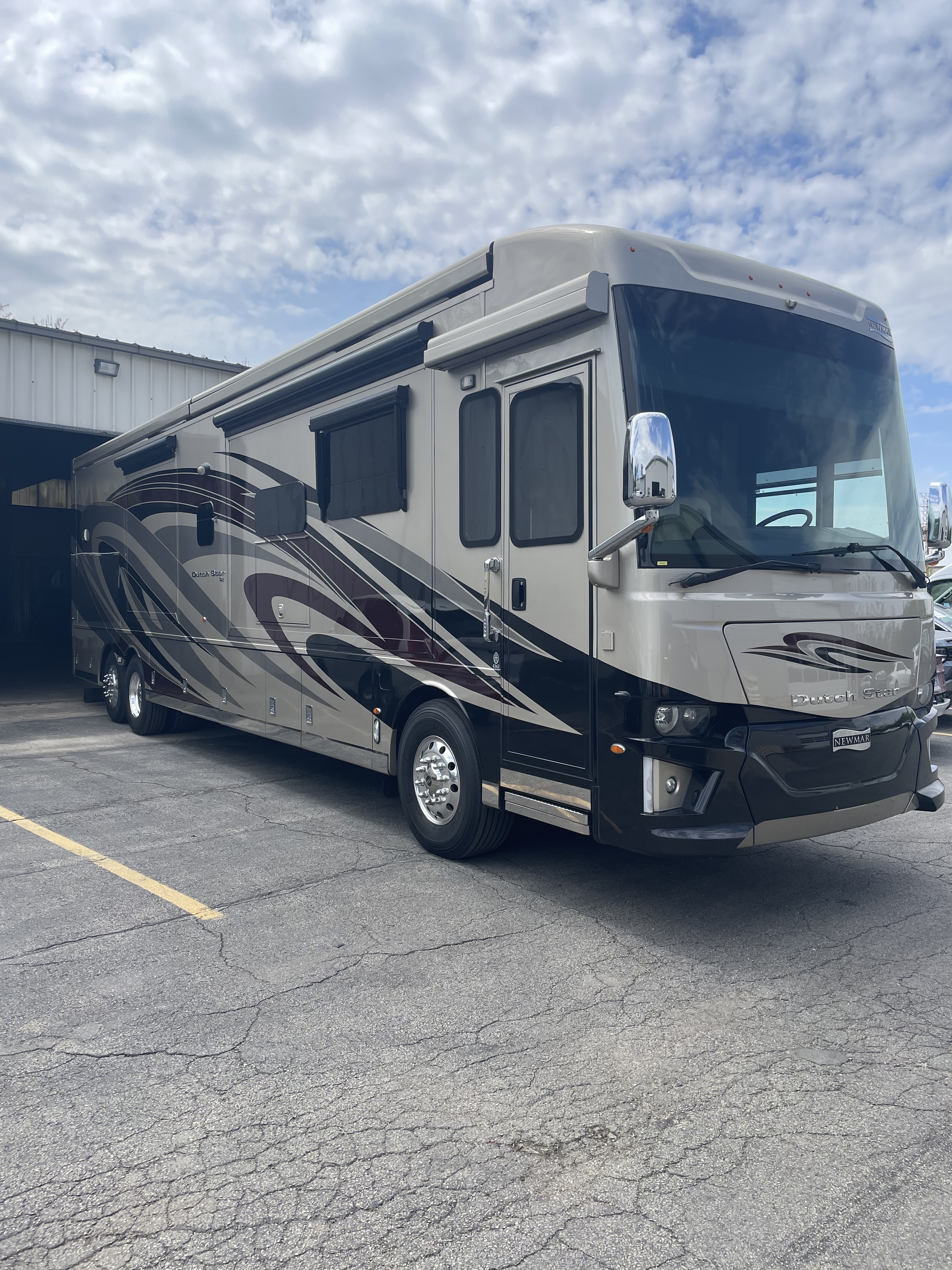 2019 Newmar DUTCH STAR 4362 Class A Diesel Motorhome - Diesel Pusher RV