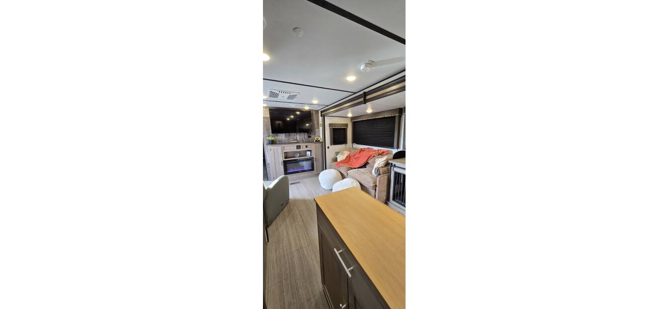 A photo of this 2021 Keystone HIDEOUT 38FKTS