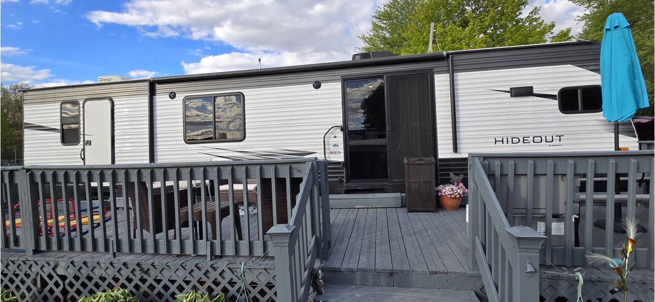 A photo of this 2021 Keystone HIDEOUT 38FKTS