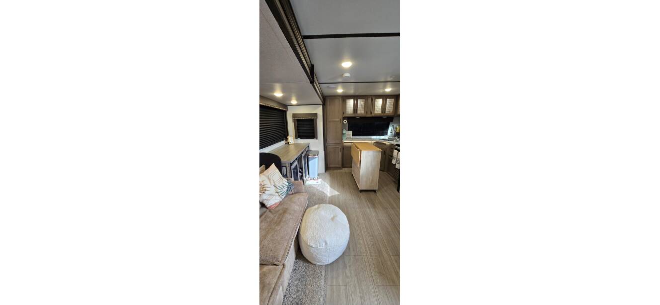 A photo of this 2021 Keystone HIDEOUT 38FKTS