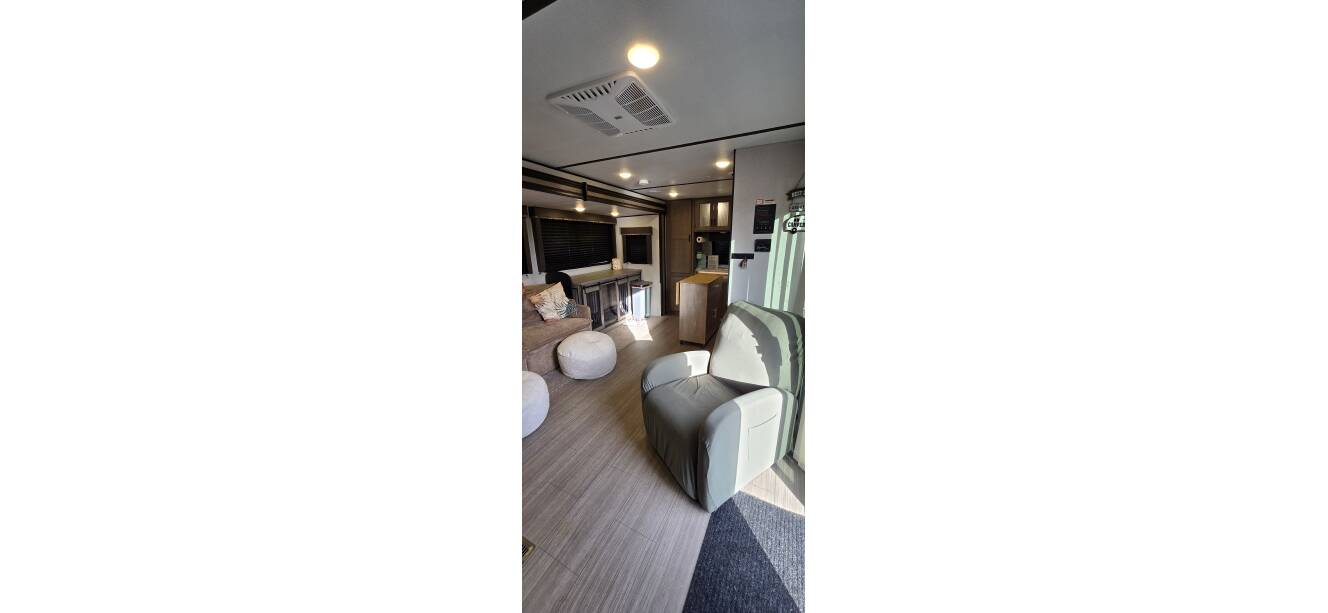 A photo of this 2021 Keystone HIDEOUT 38FKTS