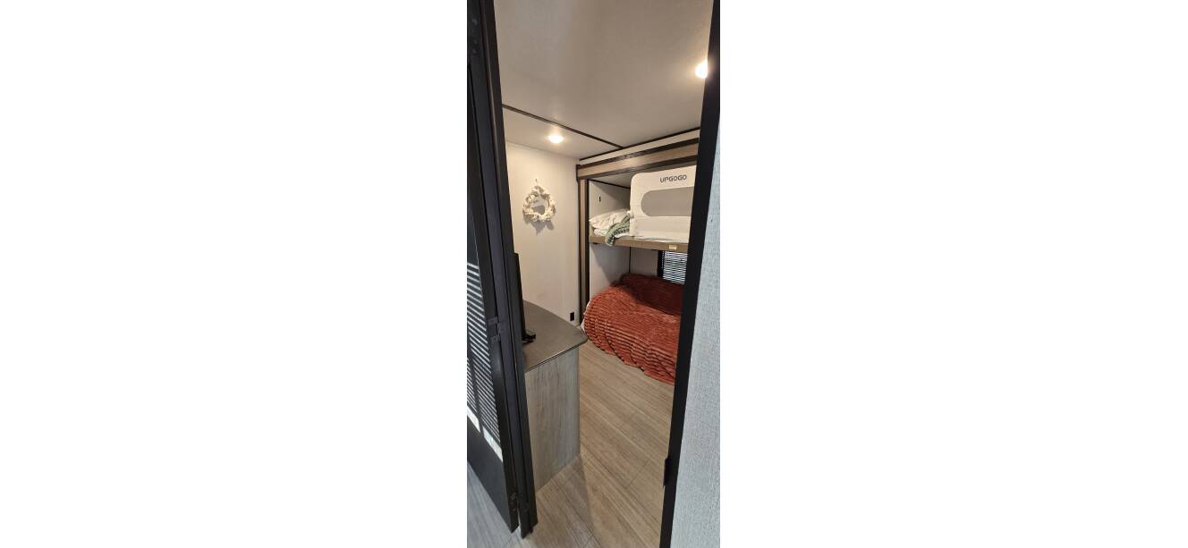 A photo of this 2021 Keystone HIDEOUT 38FKTS