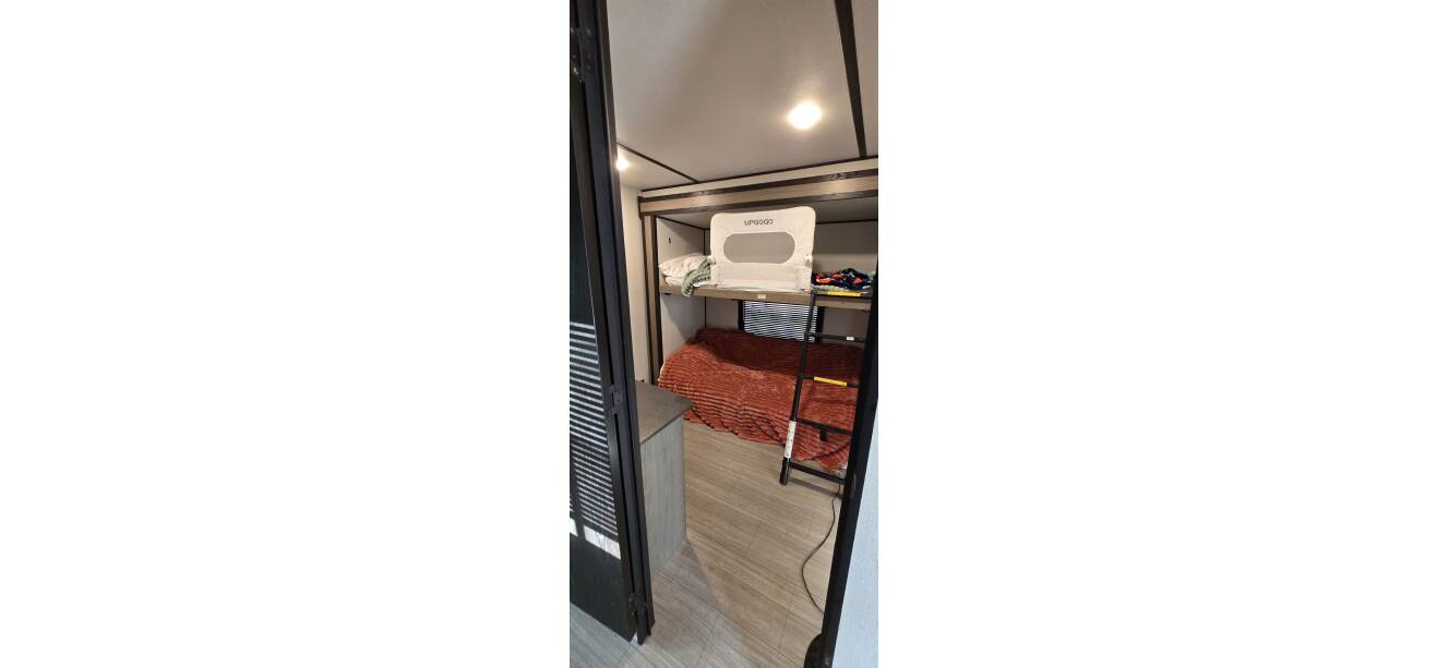 A photo of this 2021 Keystone HIDEOUT 38FKTS