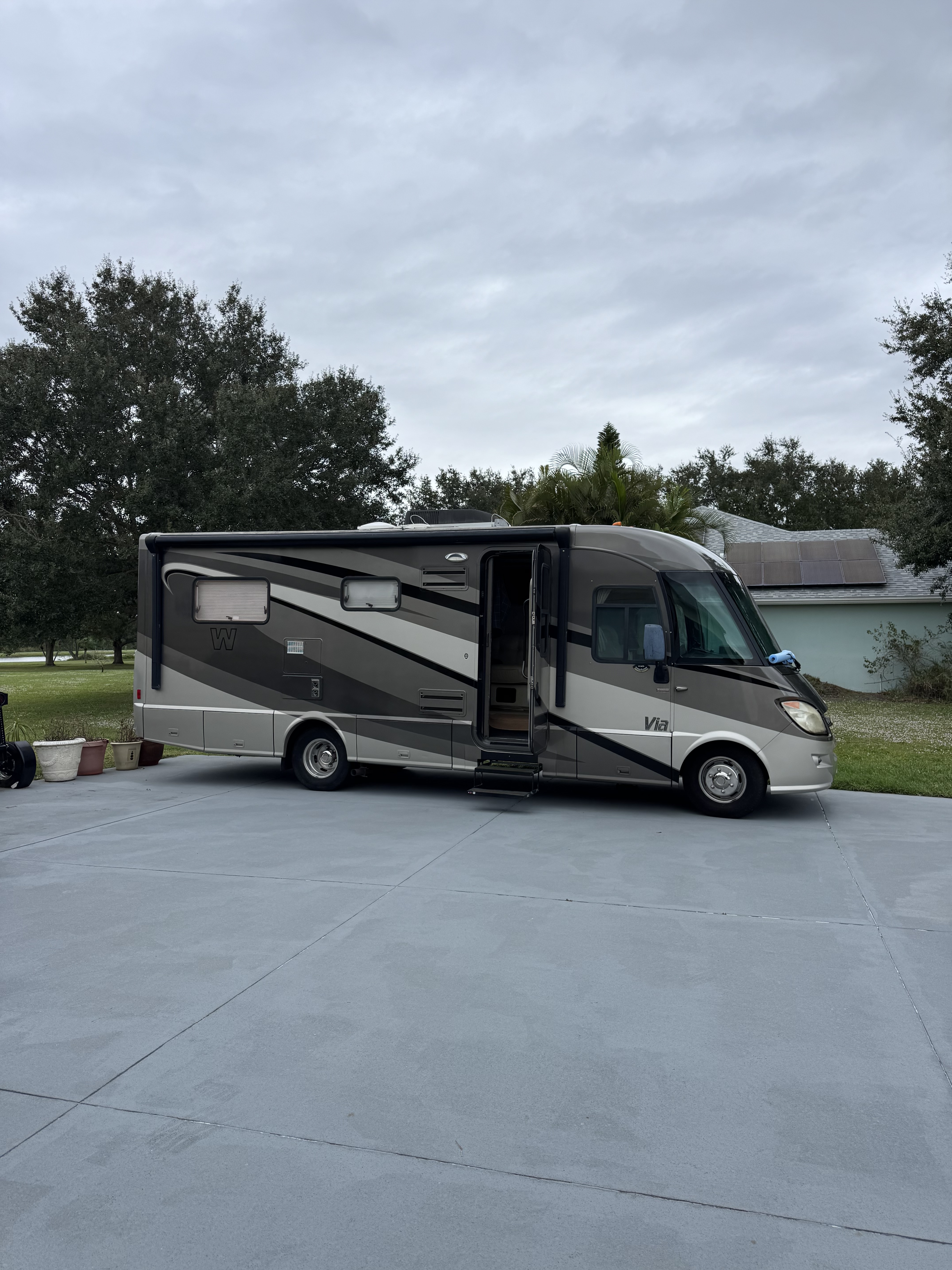 2011 Winnebago VIA 25Q in merritt island FL