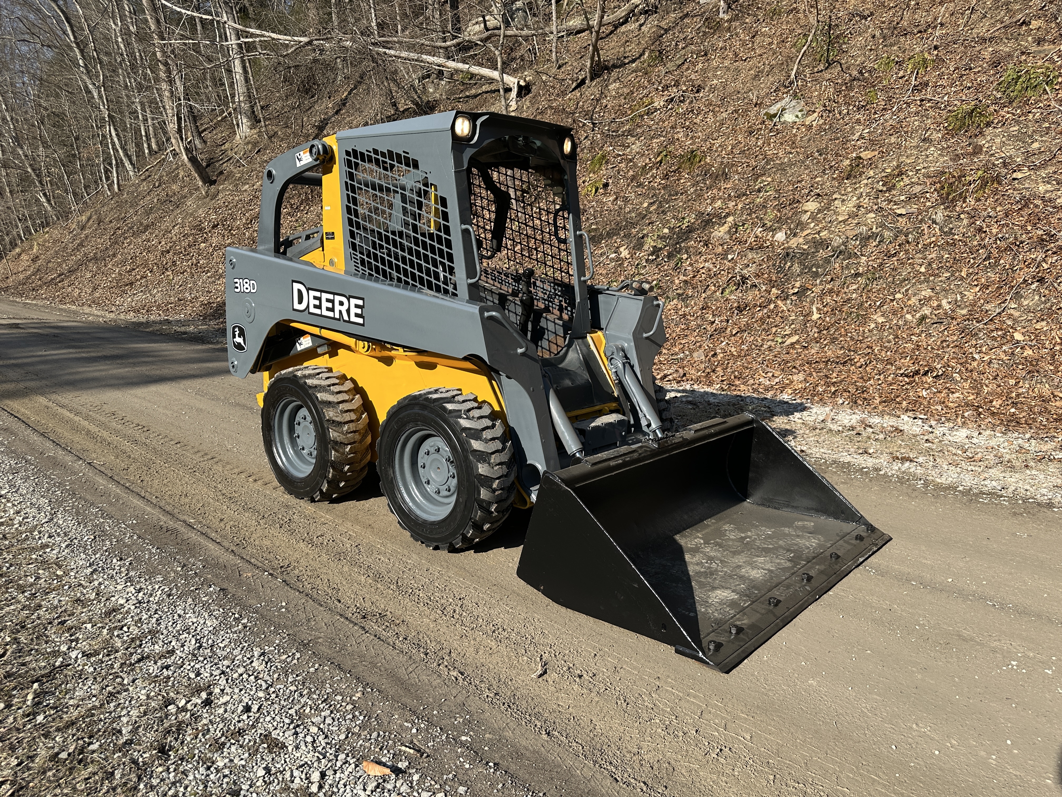 2010 JOHN DEERE 318D in Sarver, PA