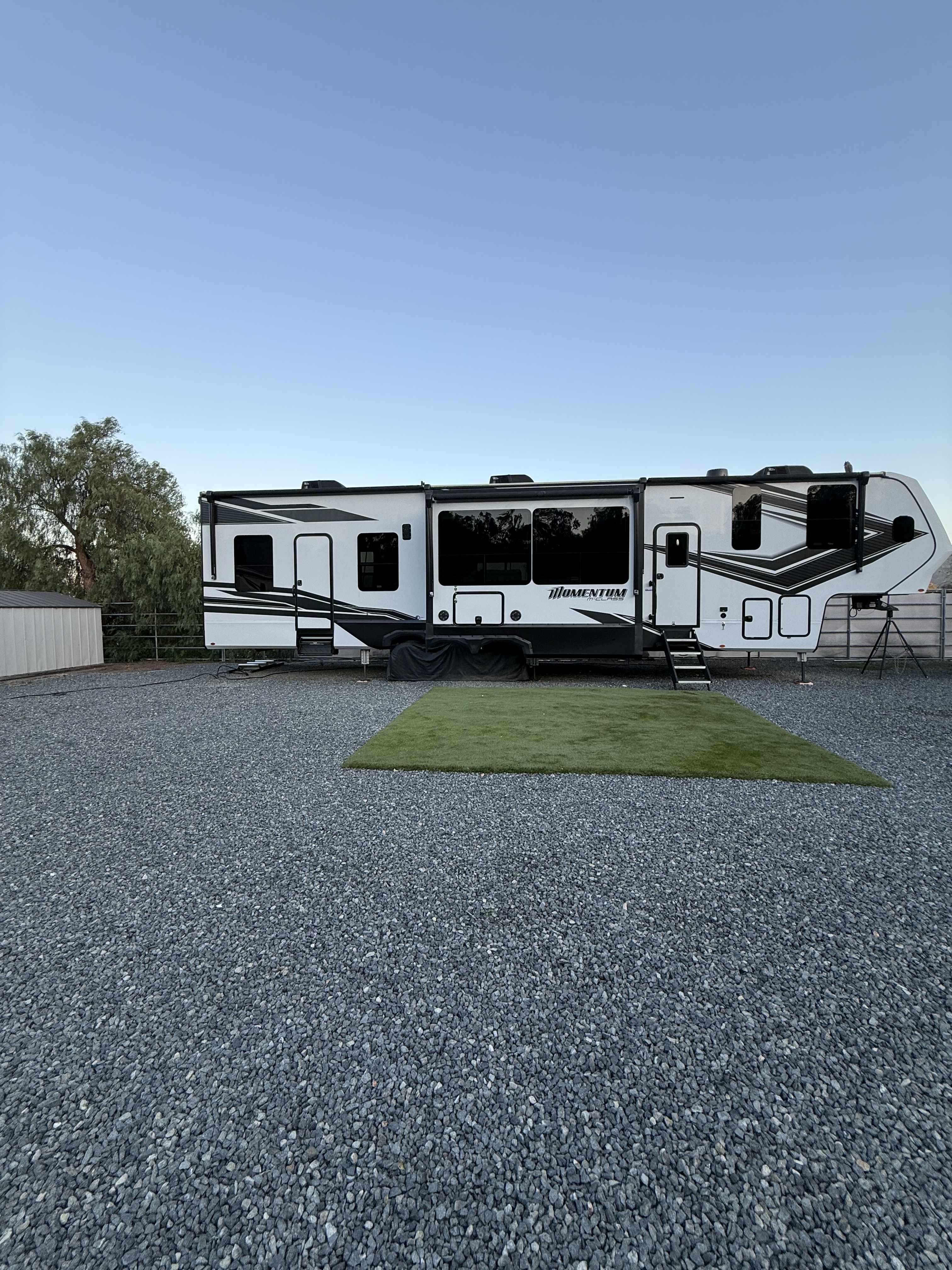 2022 Grand Design MOMENTUM M-CLASS 395MS in temecula CA