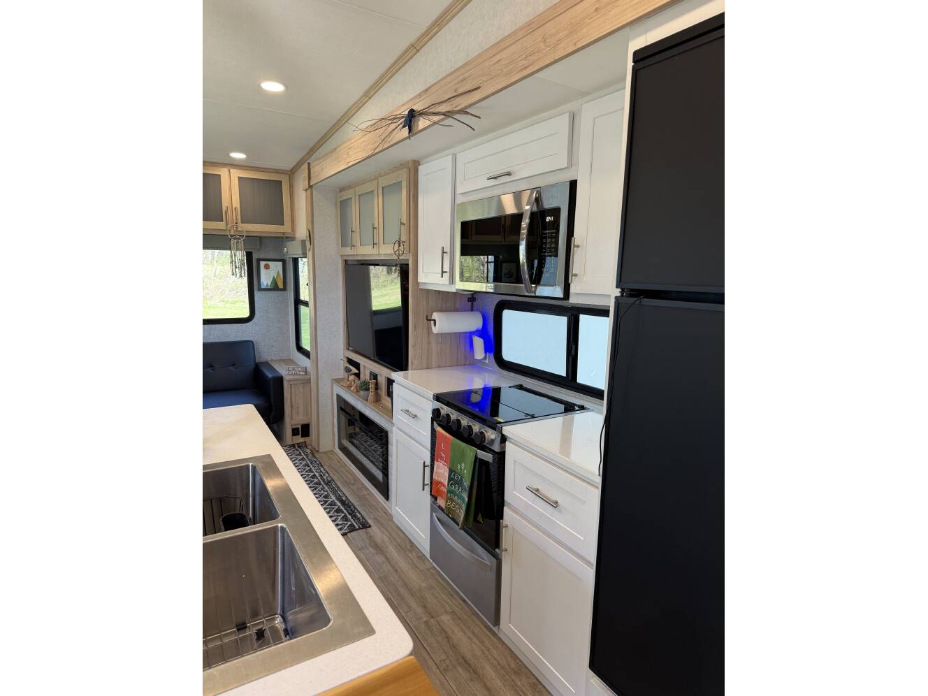 A photo of this 2022 Alliance Rv AVENUE 32RLS