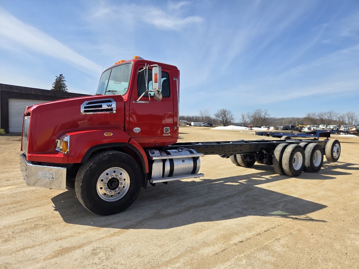 2015 WESTERN STAR 4700SB in Bonduel, WI