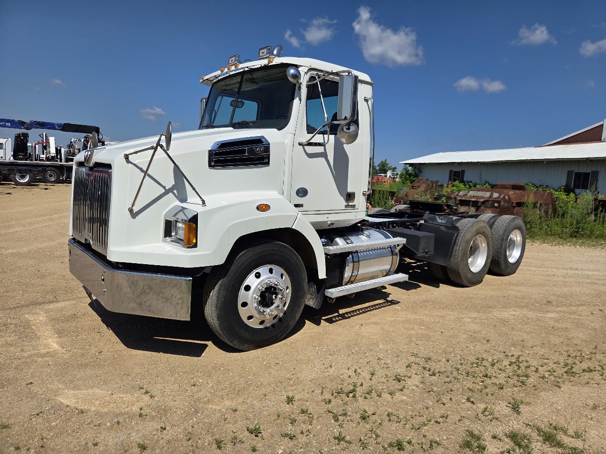 2014 WESTERN STAR 4700SB in Bonduel, WI