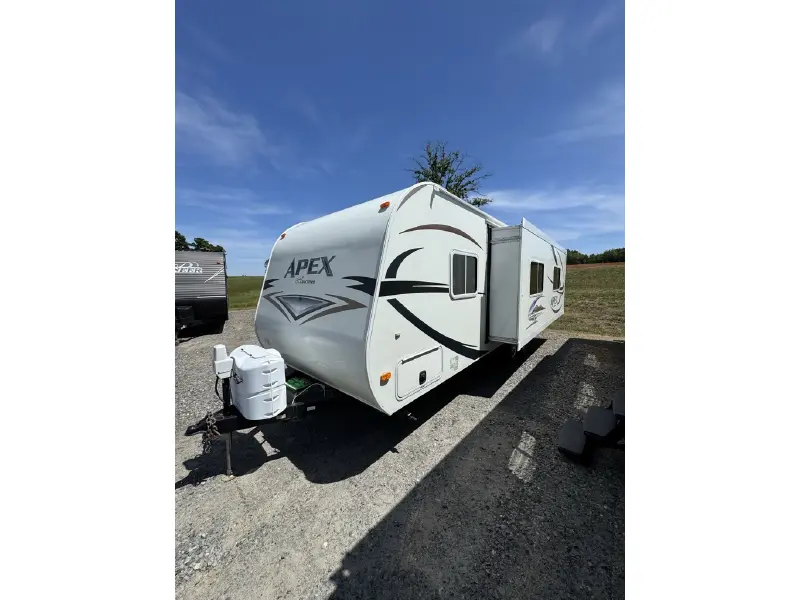 2012 COACHMEN APEX 26 BHS