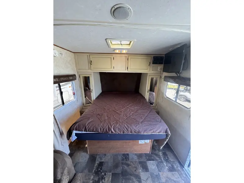 2012 COACHMEN APEX 26 BHS