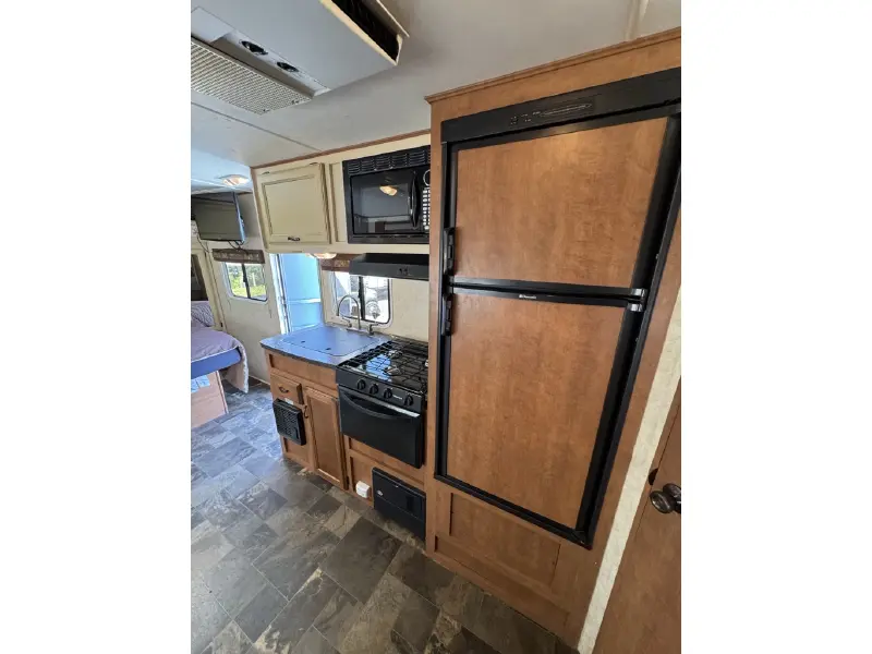 2012 COACHMEN APEX 26 BHS