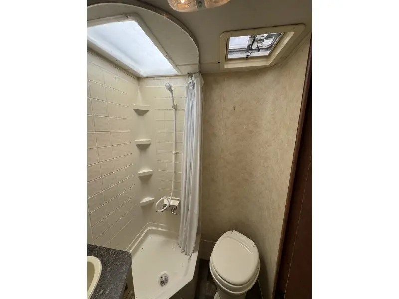 2012 COACHMEN APEX 26 BHS