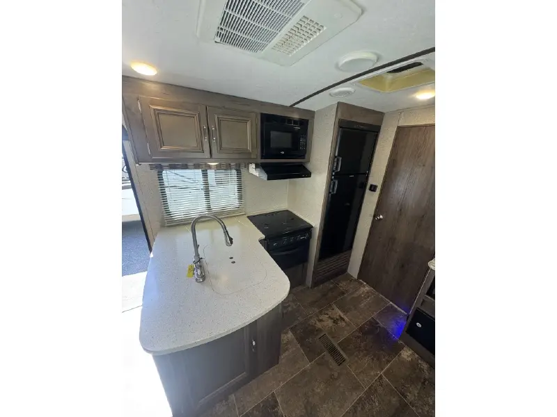 2018 KEYSTONE PASSPORT 19RB