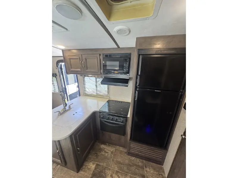 2018 KEYSTONE PASSPORT 19RB