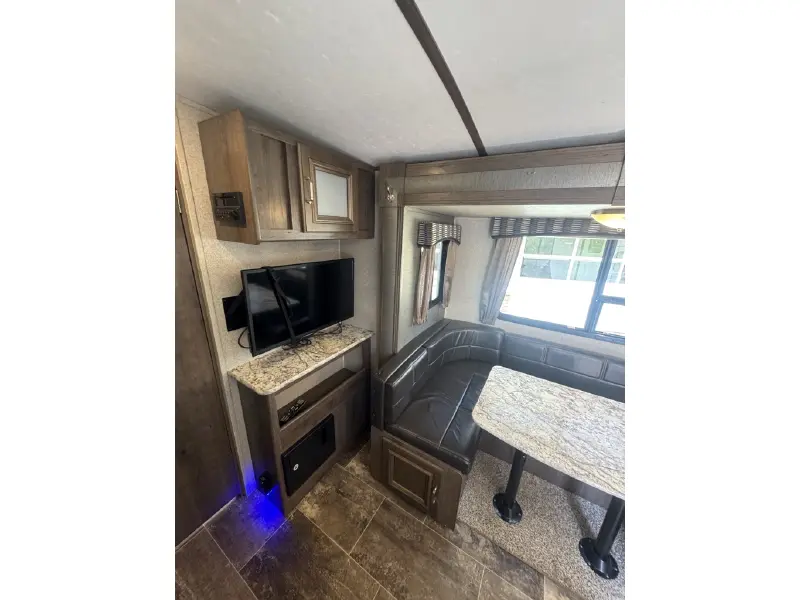 2018 KEYSTONE PASSPORT 19RB