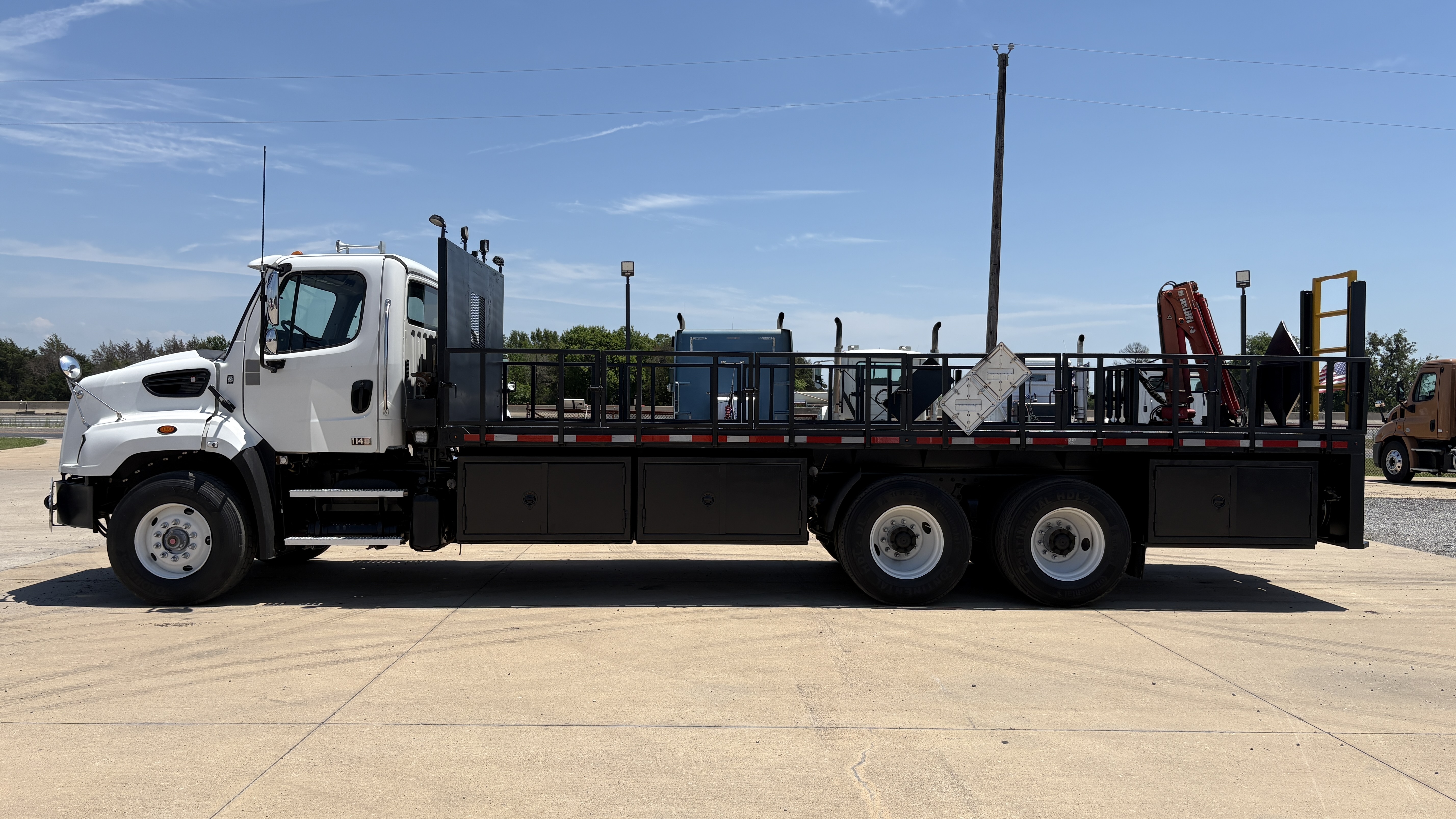 2020 FREIGHTLINER 114 SD in Caddo Mills, TX