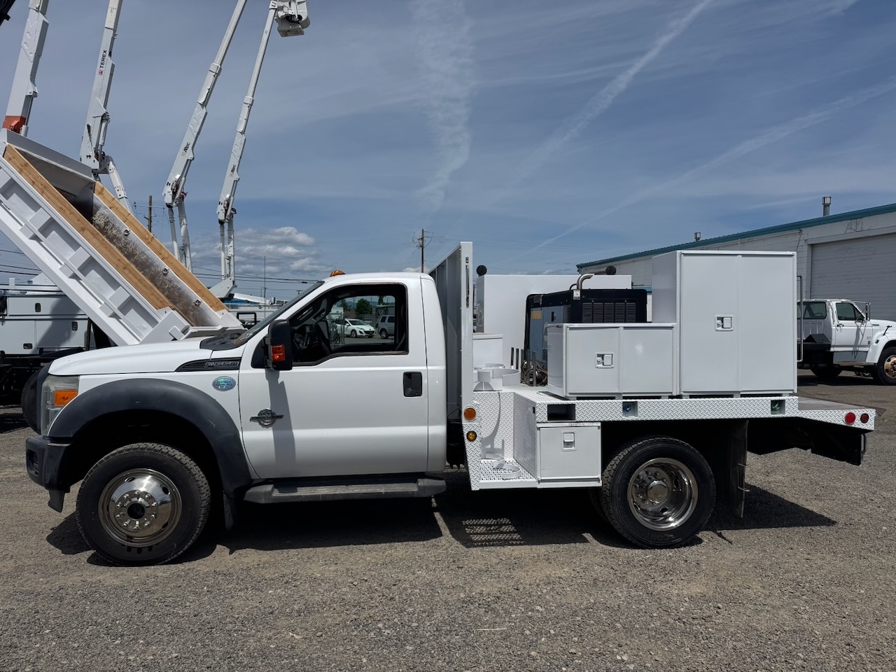 2014 FORD F550 XL in Central Point, OR