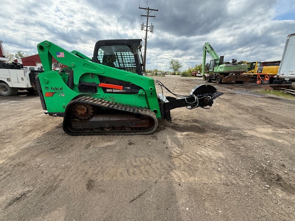 Mustang 2044 Skid Steers For Sale - Mustang 2044 Skid Steers