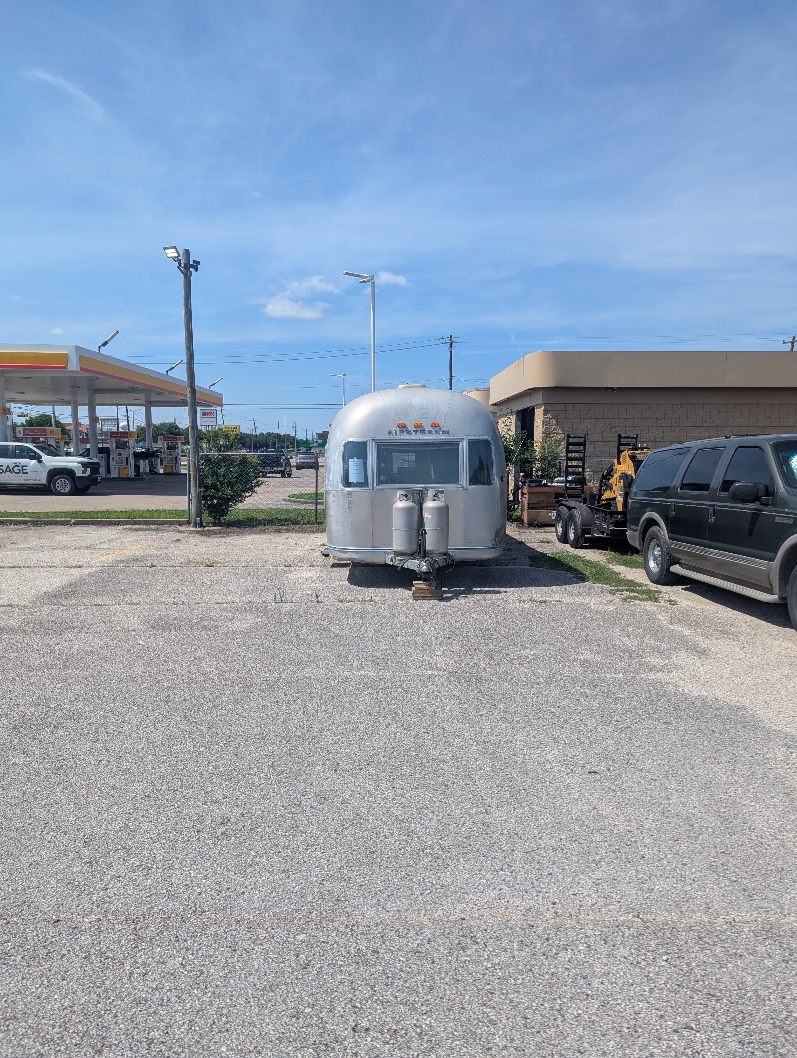 1972 Airstream INTERNATIONAL LAND YACHT SERIES SOVEREIGN in deerpark TX
