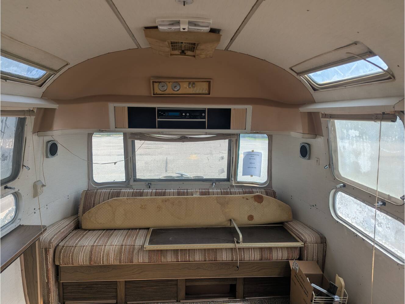 A photo of this 1972 Airstream INTERNATIONAL LAND YACHT SERIES SOVEREIGN