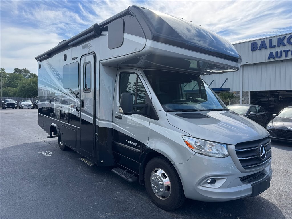 2023 Dynamax Corp ISATA 3 SERIES 24FW RV
