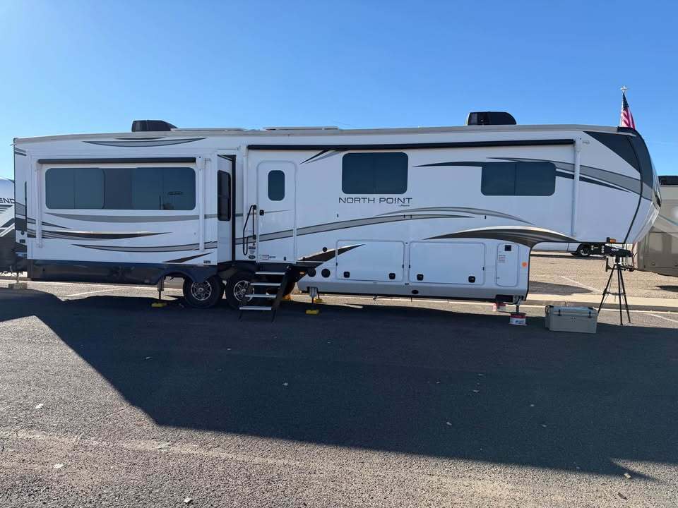 2022 Jayco NORTH POINT 377RLBH RV