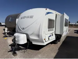 2011 HEARTLAND EDGE M18