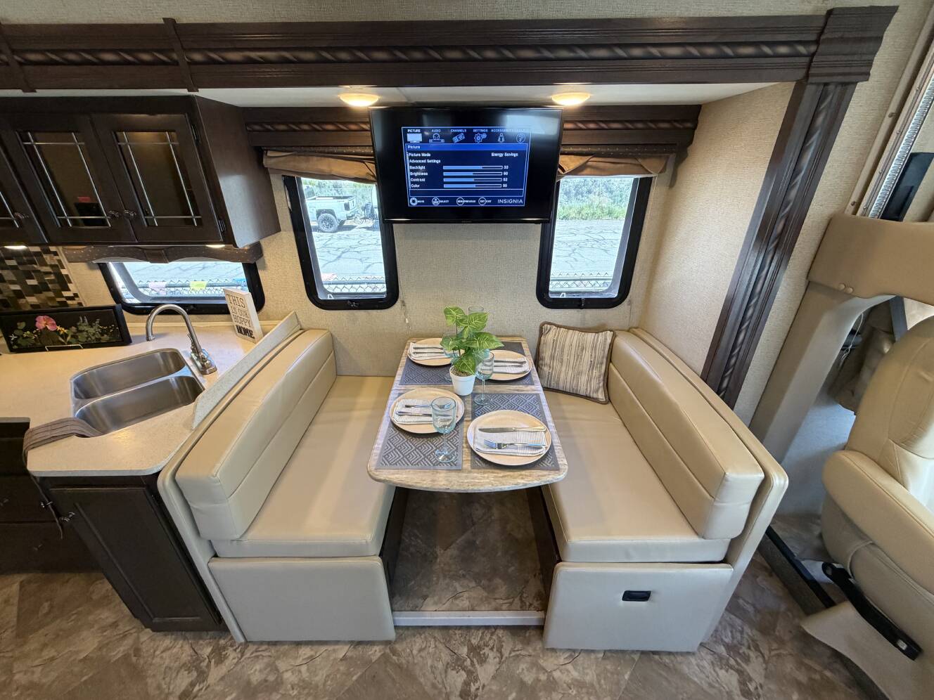 A photo of this 2018 Thor Motor Coach HURRICANE 34J
