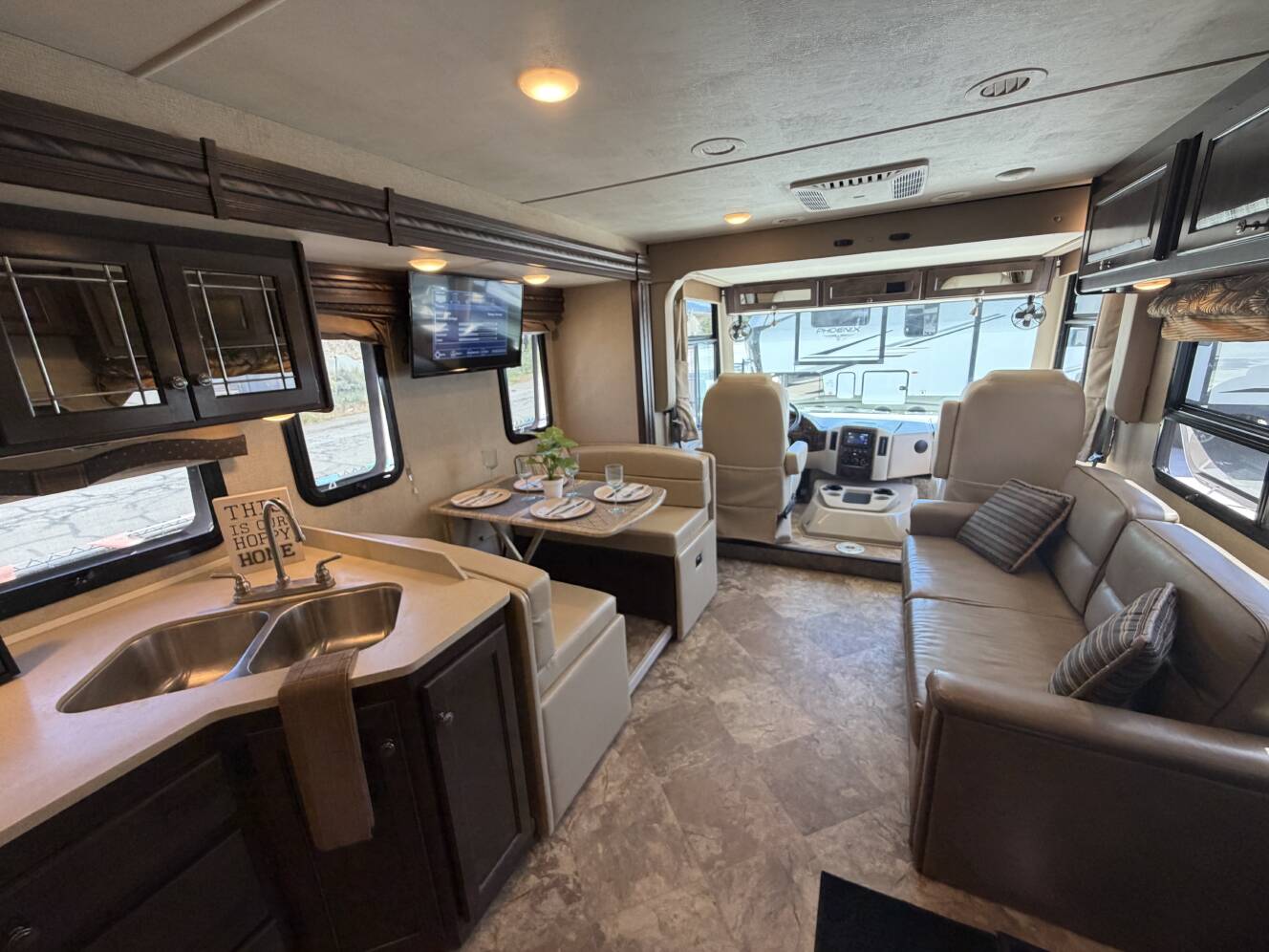 A photo of this 2018 Thor Motor Coach HURRICANE 34J