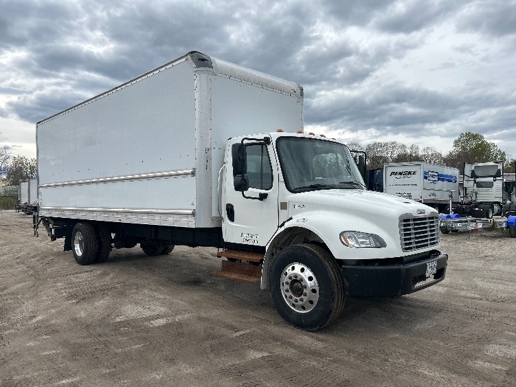2019 FREIGHTLINER BUSINESS CLASS M2 106 in Londonderry, NH