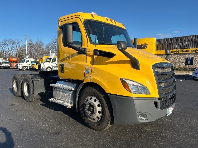 2019 FREIGHTLINER CASCADIA 116 in Swedesboro, NJ