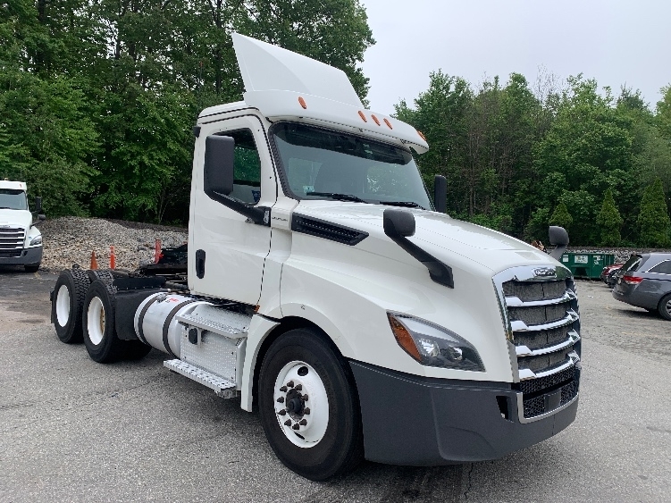 2019 FREIGHTLINER CASCADIA 126 in Norton, MA