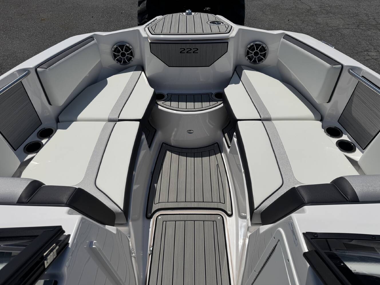 A photo of this 2023 Yamaha 222SD