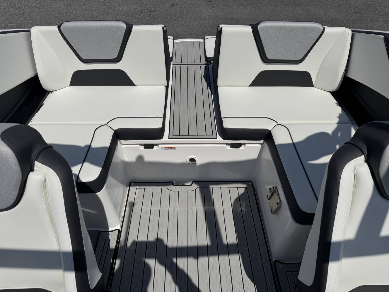 A photo of this 2023 Yamaha 222SD