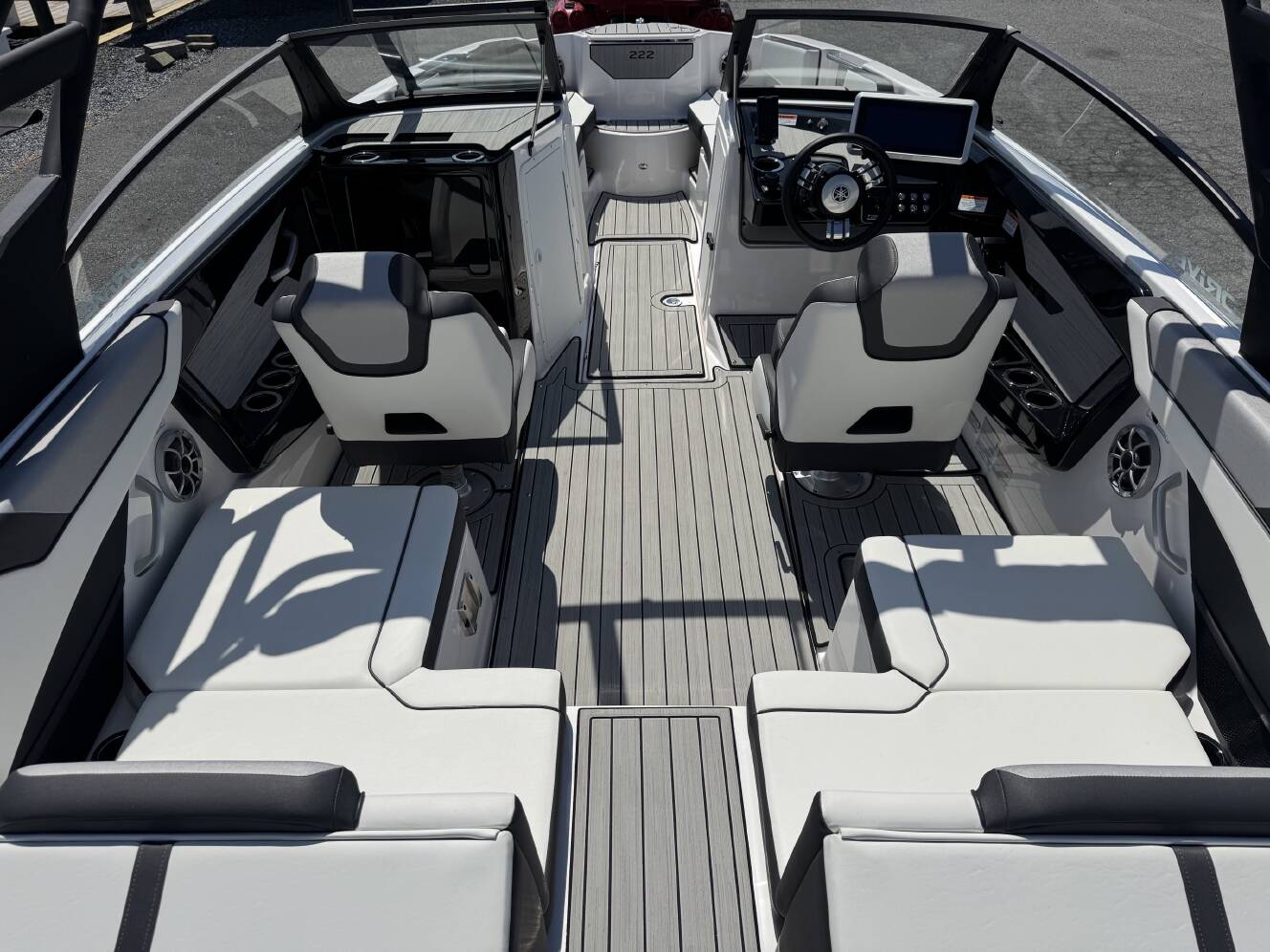 A photo of this 2023 Yamaha 222SD