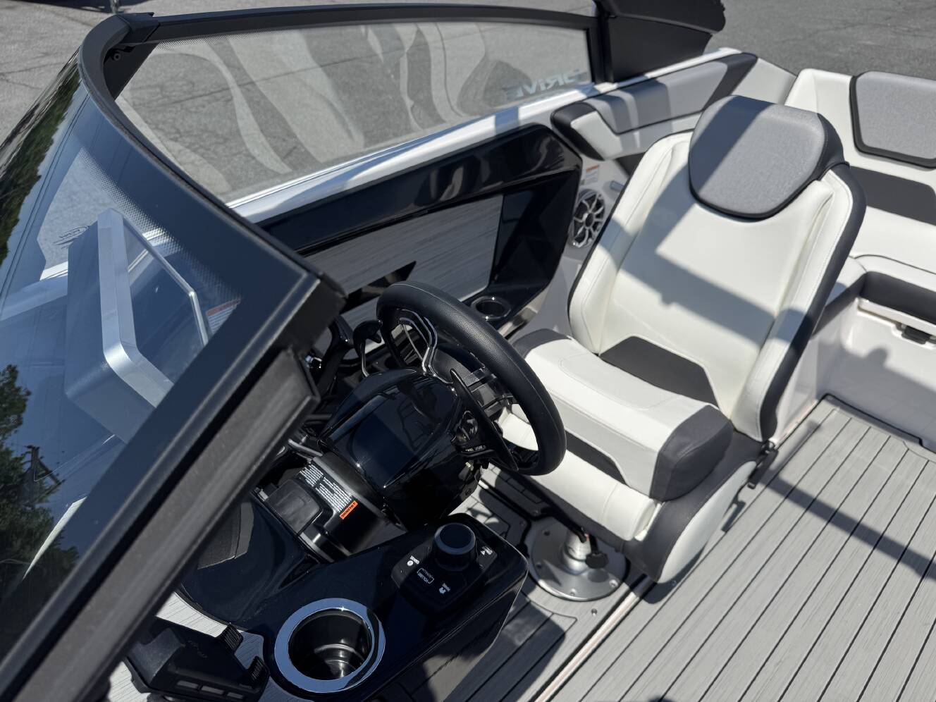 A photo of this 2023 Yamaha 222SD