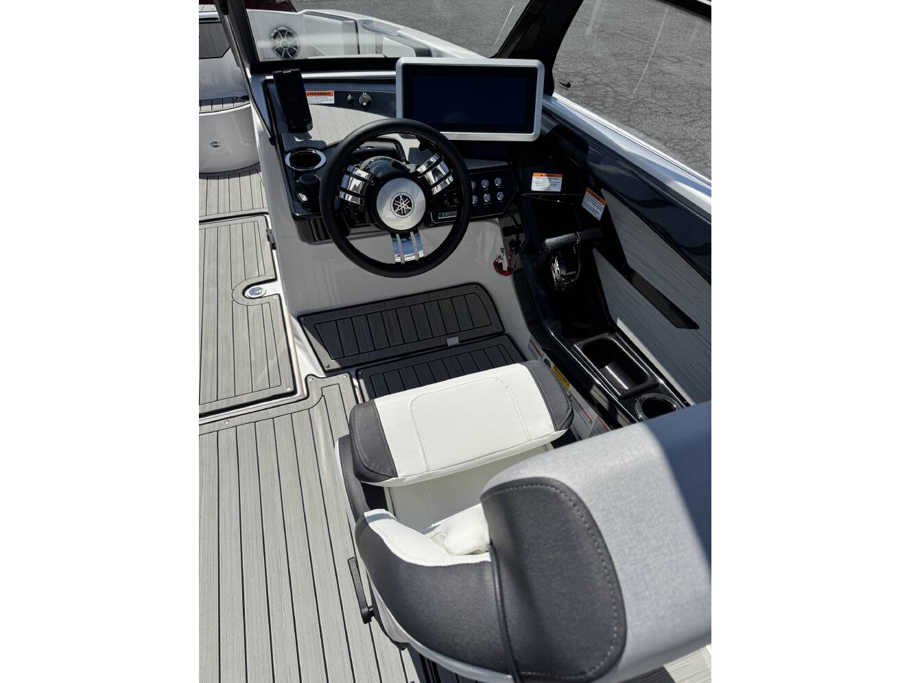 A photo of this 2023 Yamaha 222SD