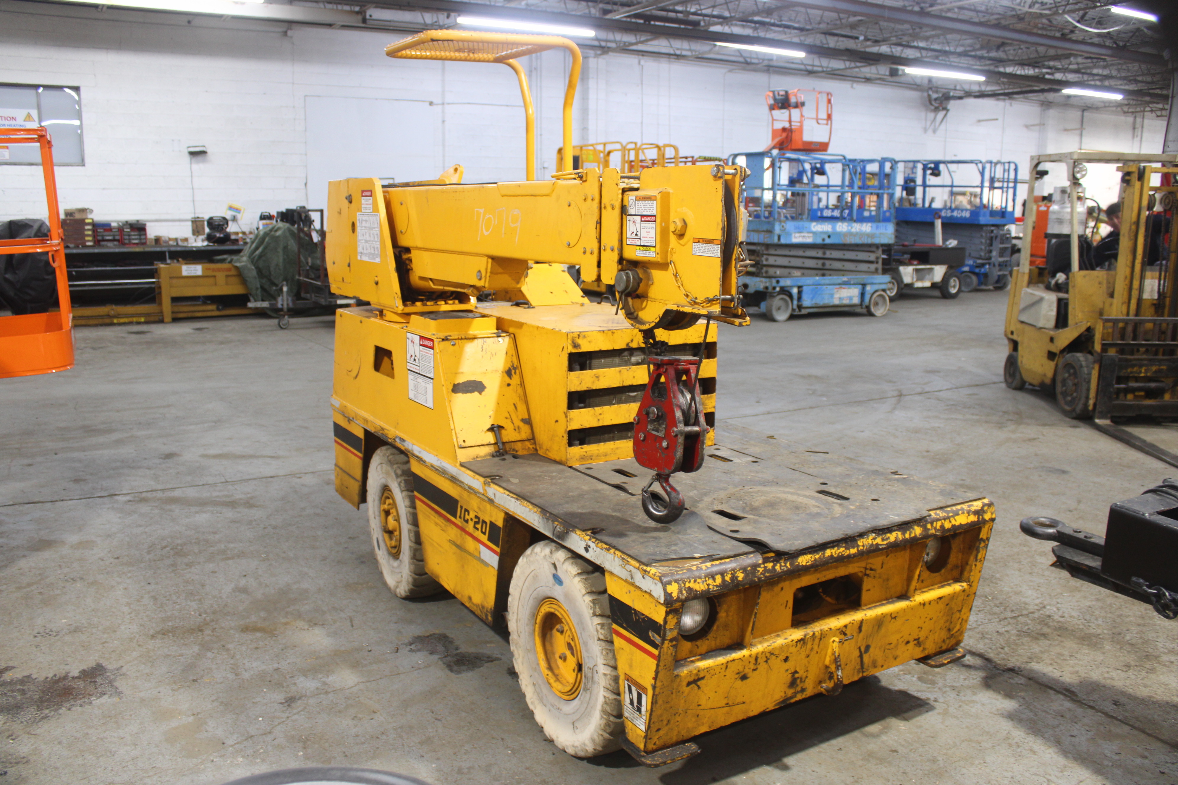 2005 Broderson IC20-1G in Bristol, PA