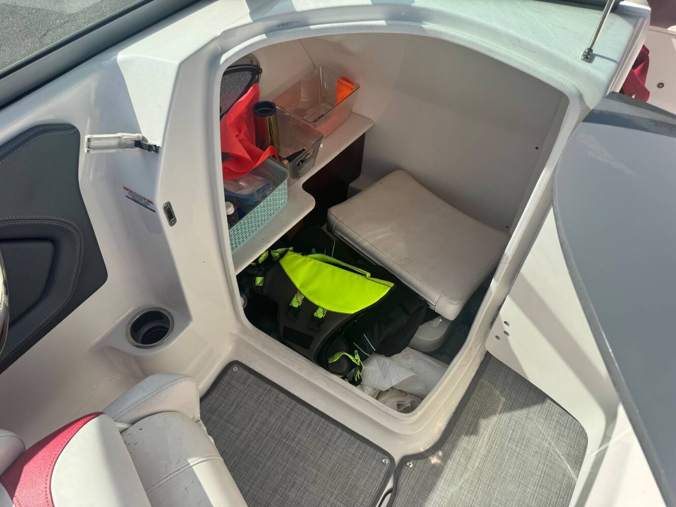 A photo of this 2019 Chaparral 244 Sunesta Surf