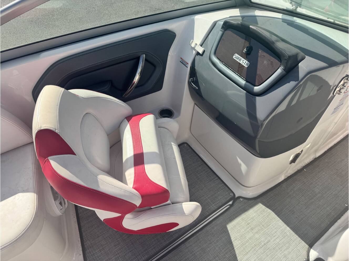A photo of this 2019 Chaparral 244 Sunesta Surf