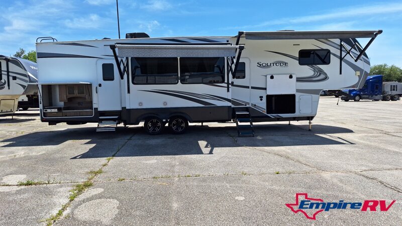 2021 Grand Design Solitude 3740BHR in liberty TX