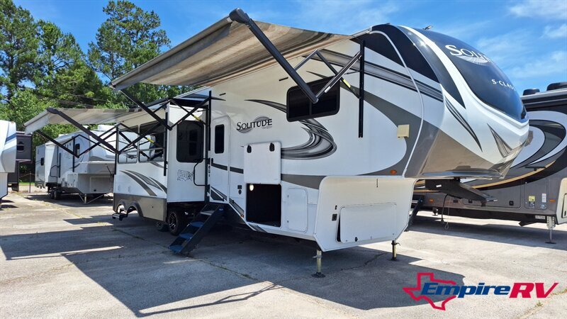 2021 Grand Design Solitude 3740BHR in liberty TX