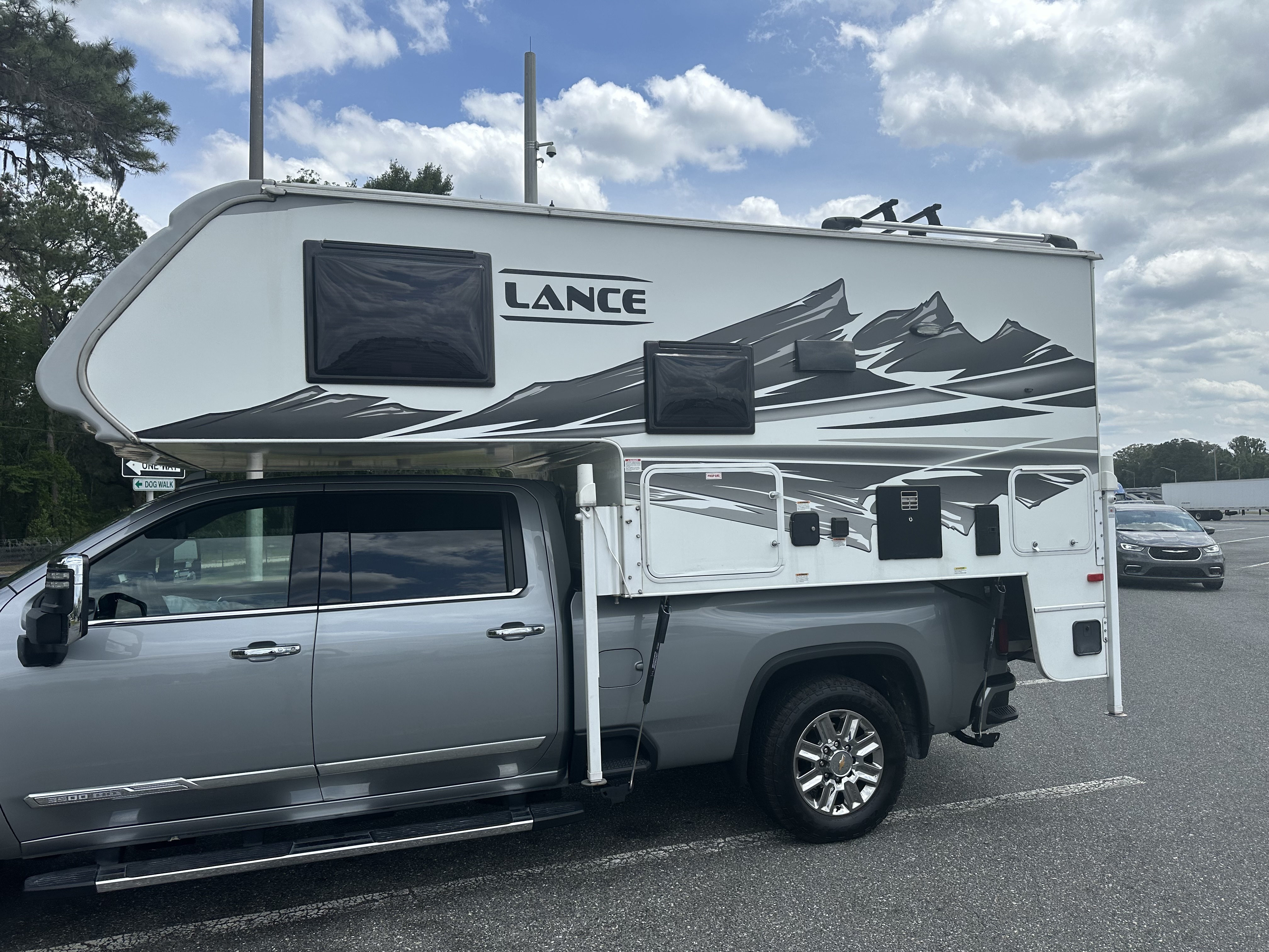 2022 Lance 850 TRUCK CAMPER SHORT BED in woodstock IL